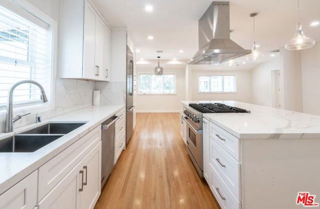 2201 Coldwater Canyon Drive, Beverly Hills, CA 90210