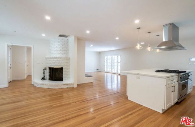 2201 Coldwater Canyon Drive, Beverly Hills, CA 90210