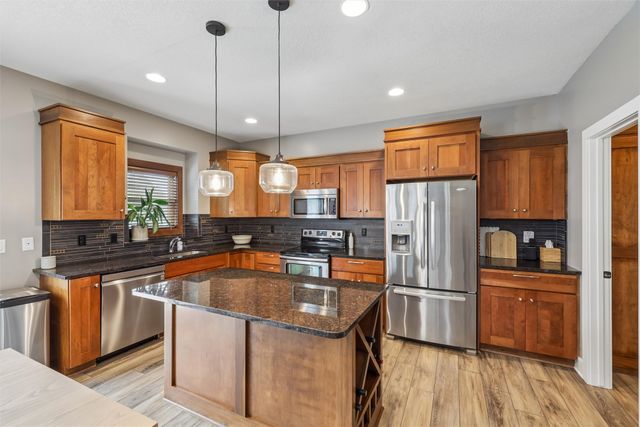 16447 Buena Vista Drive, Clive, IA 50325