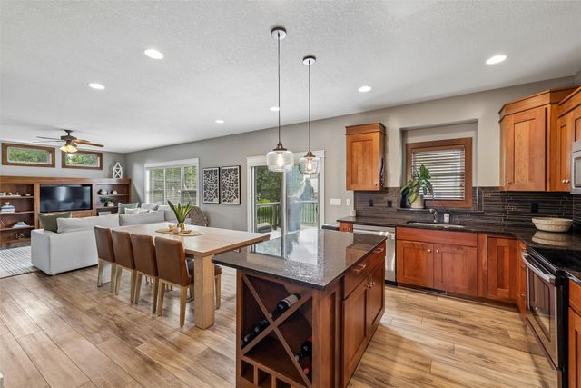 16447 Buena Vista Drive, Clive, IA 50325