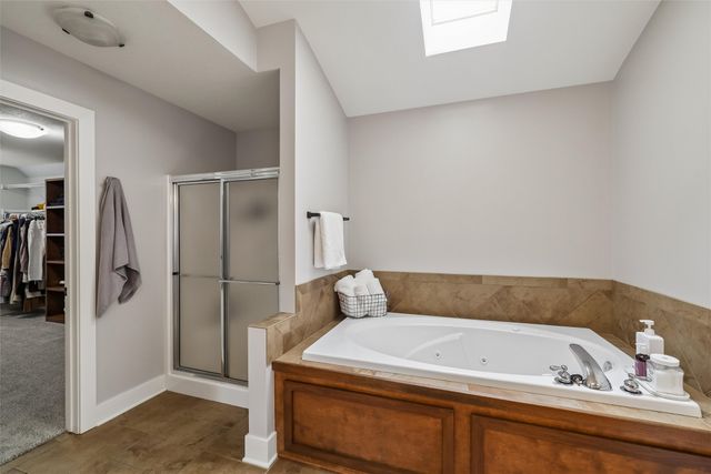 16447 Buena Vista Drive, Clive, IA 50325