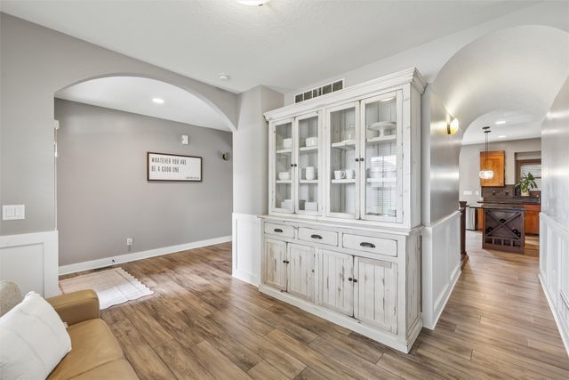 16447 Buena Vista Drive, Clive, IA 50325