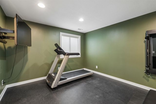 16447 Buena Vista Drive, Clive, IA 50325