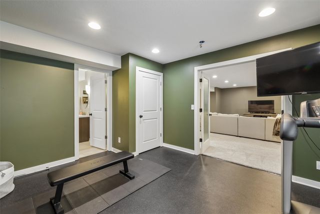 16447 Buena Vista Drive, Clive, IA 50325