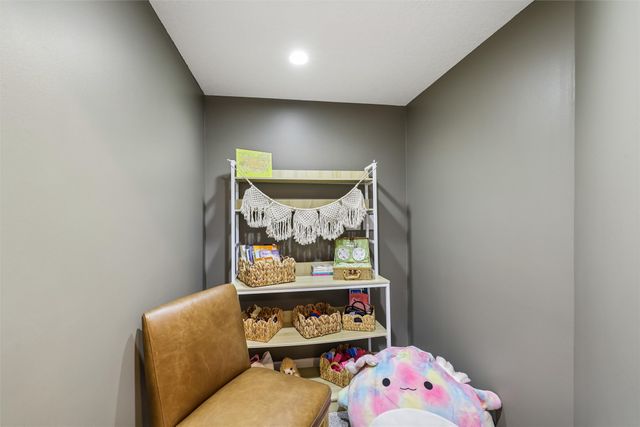 16447 Buena Vista Drive, Clive, IA 50325
