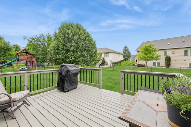 16447 Buena Vista Drive, Clive, IA 50325