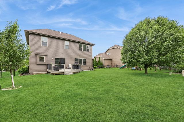 16447 Buena Vista Drive, Clive, IA 50325