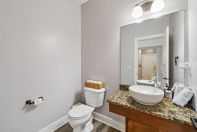 16447 Buena Vista Drive, Clive, IA 50325