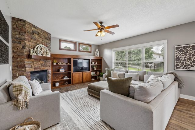16447 Buena Vista Drive, Clive, IA 50325