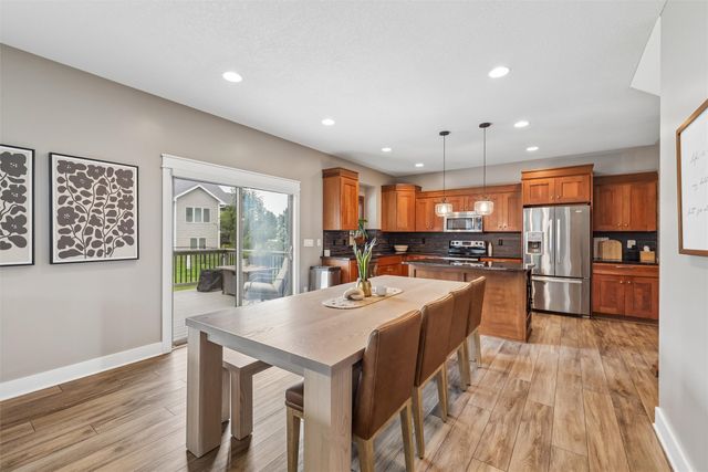 16447 Buena Vista Drive, Clive, IA 50325