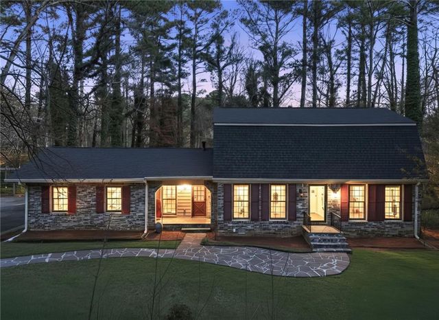 2037 Stoneleigh Drive, Stone Mountain, GA 30087