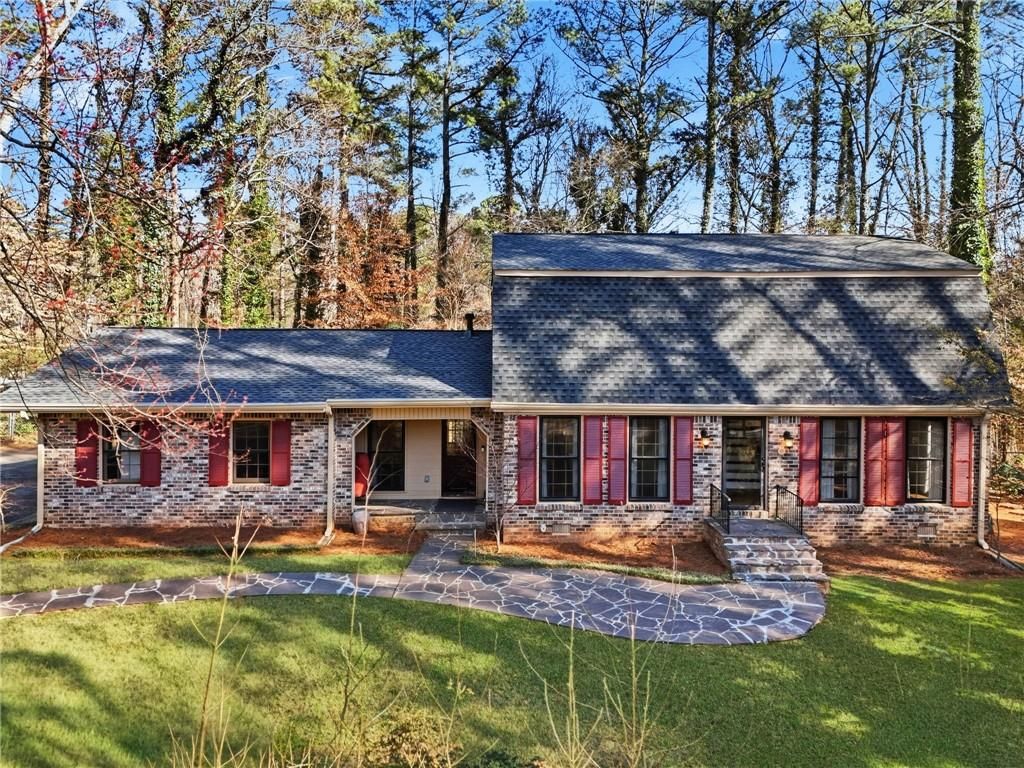 2037 Stoneleigh Drive, Stone Mountain, GA 30087