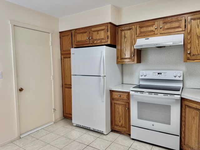 19 Chestnut Drive 19, Avon, CT 06001
