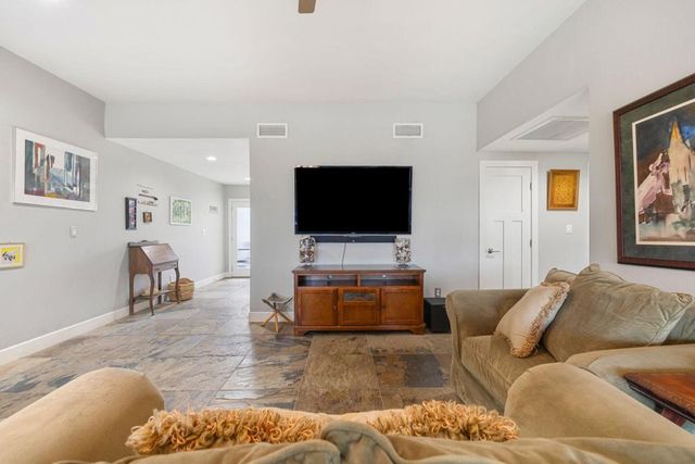 44 San Sebastian Drive, Rancho Mirage, CA 92270