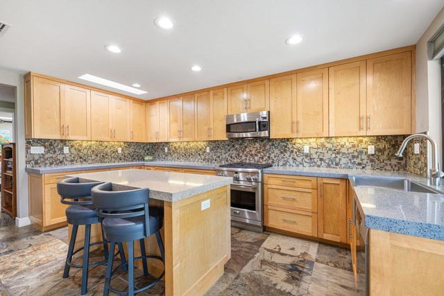 44 San Sebastian Drive, Rancho Mirage, CA 92270