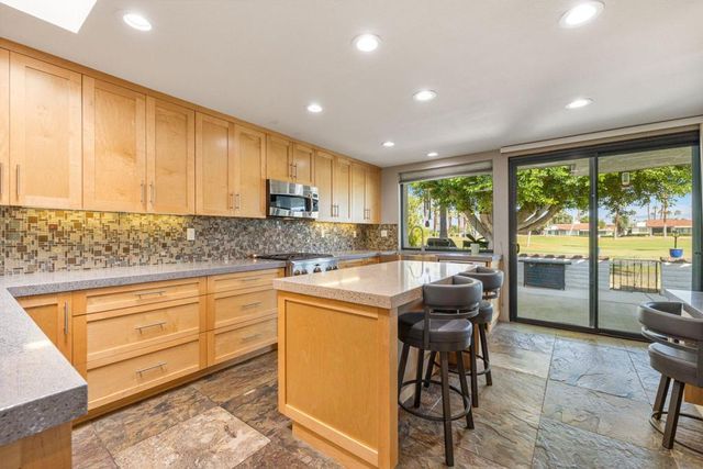 44 San Sebastian Drive, Rancho Mirage, CA 92270