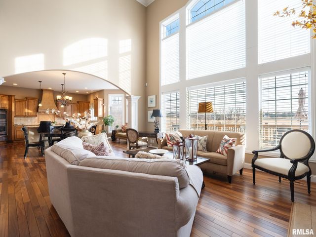 2422 W AUGUSTA Drive, Dunlap, IL 61525