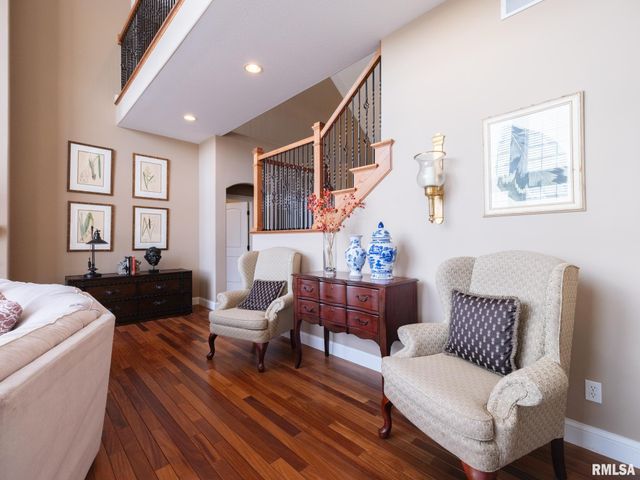 2422 W AUGUSTA Drive, Dunlap, IL 61525