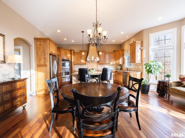 2422 W AUGUSTA Drive, Dunlap, IL 61525