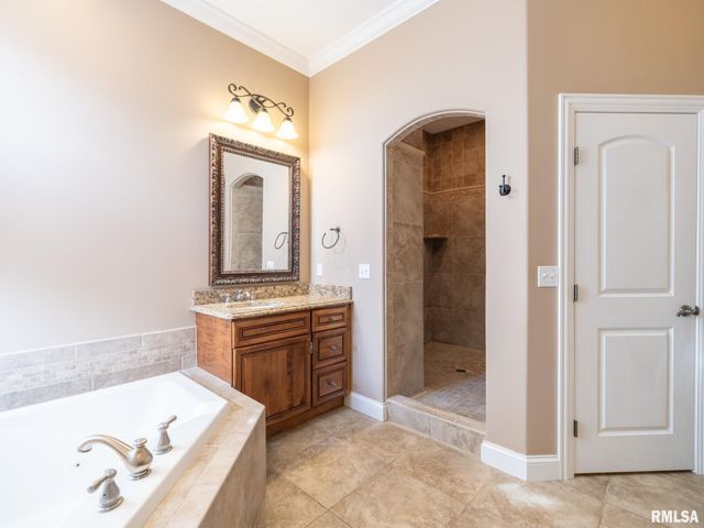 2422 W AUGUSTA Drive, Dunlap, IL 61525