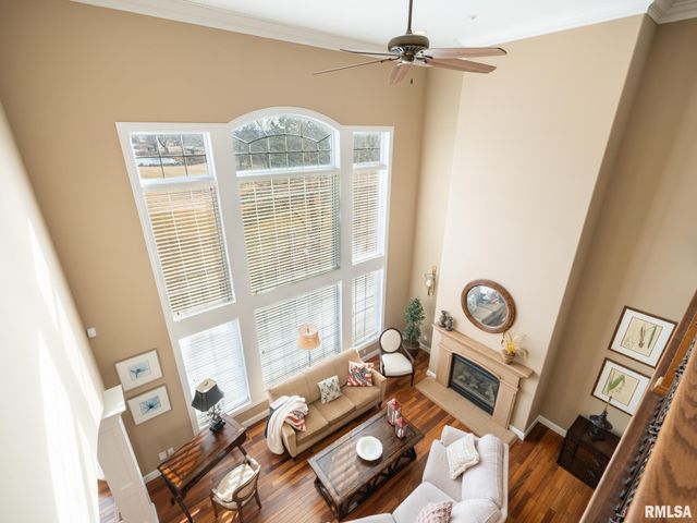 2422 W AUGUSTA Drive, Dunlap, IL 61525