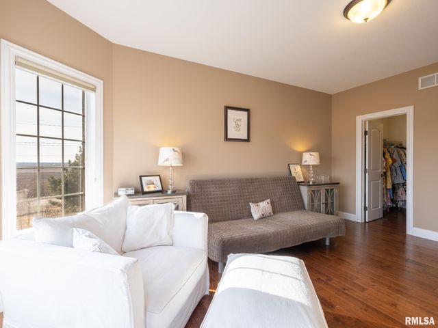 2422 W AUGUSTA Drive, Dunlap, IL 61525