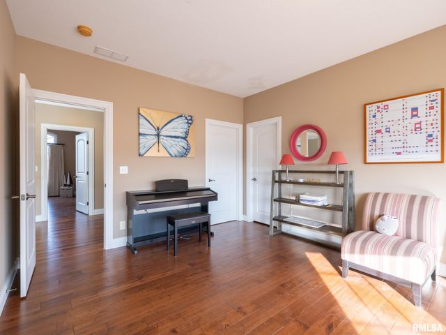 2422 W AUGUSTA Drive, Dunlap, IL 61525