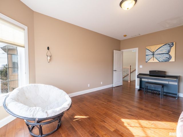 2422 W AUGUSTA Drive, Dunlap, IL 61525