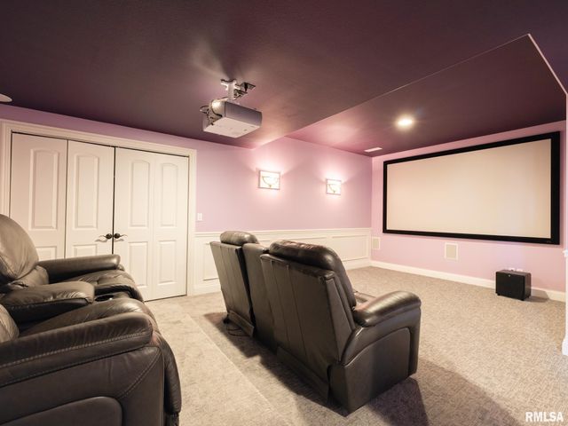 2422 W AUGUSTA Drive, Dunlap, IL 61525