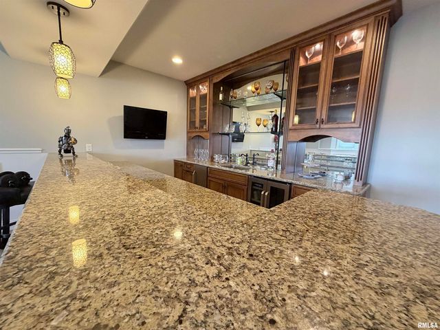 2422 W AUGUSTA Drive, Dunlap, IL 61525