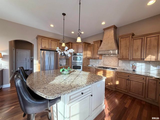 2422 W AUGUSTA Drive, Dunlap, IL 61525