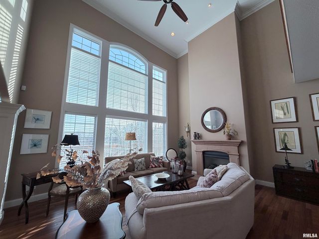 2422 W AUGUSTA Drive, Dunlap, IL 61525