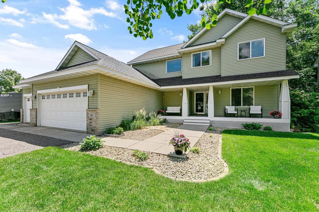 101 Big Woods Court, Buffalo, MN 55313