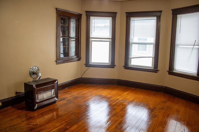 91 Perry Ave 3, Worcester, MA 01610