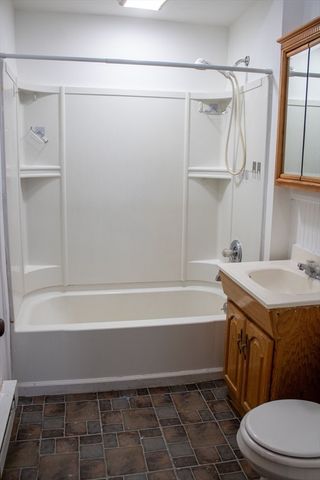 91 Perry Ave 3, Worcester, MA 01610