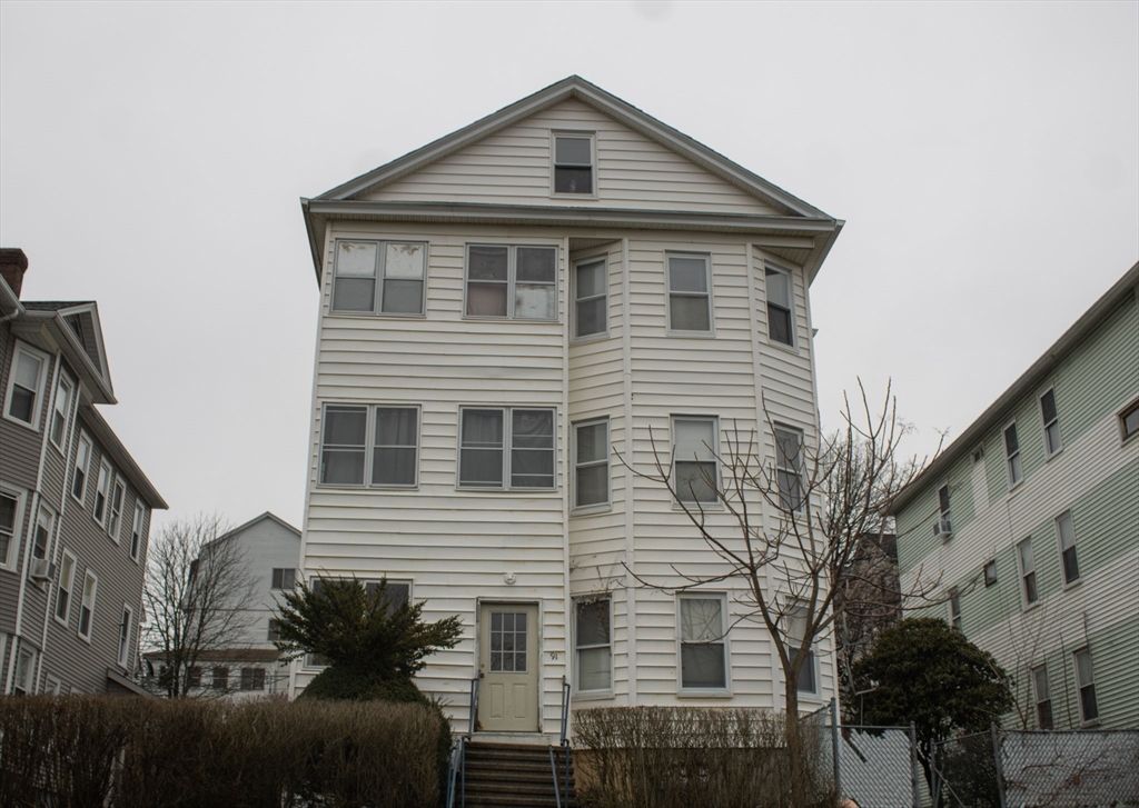 91 Perry Ave 3, Worcester, MA 01610