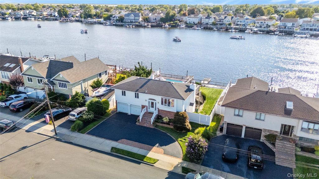 2718 Riverside Drive, Wantagh, NY 11793 — photo 5