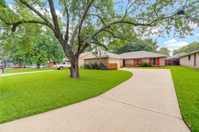 17559 S Compass Rose Circle Circle, Crosby, TX 77532