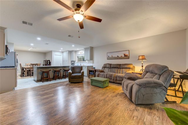 17559 S Compass Rose Circle Circle, Crosby, TX 77532