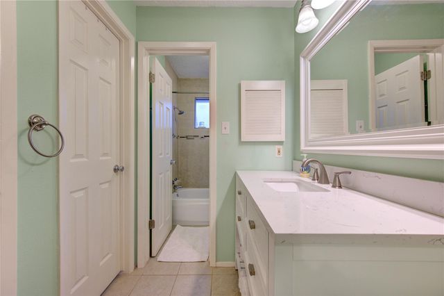 17559 S Compass Rose Circle Circle, Crosby, TX 77532