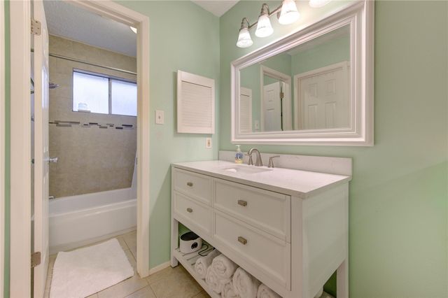 17559 S Compass Rose Circle Circle, Crosby, TX 77532