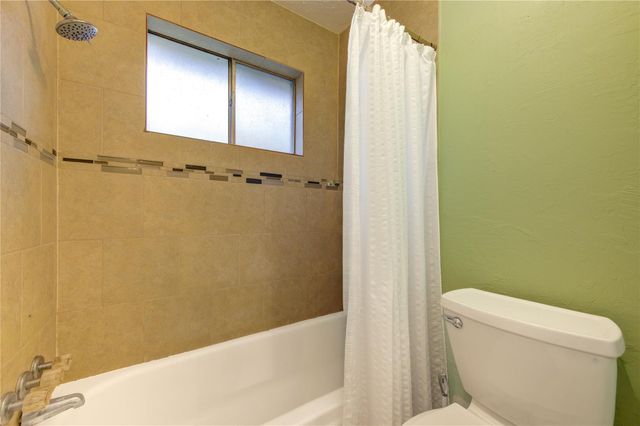 17559 S Compass Rose Circle Circle, Crosby, TX 77532