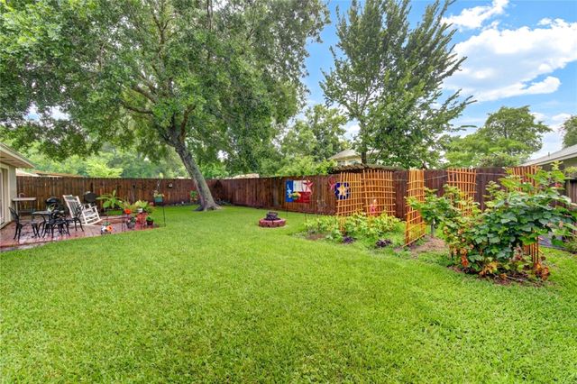 17559 S Compass Rose Circle Circle, Crosby, TX 77532