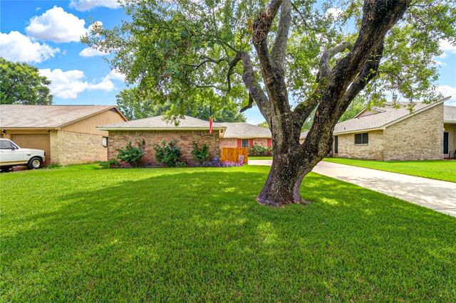 17559 S Compass Rose Circle Circle, Crosby, TX 77532