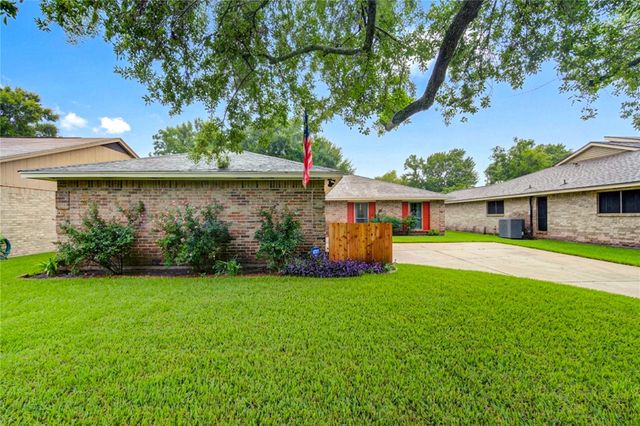 17559 S Compass Rose Circle Circle, Crosby, TX 77532