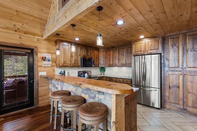 15 Paloma Drive, Blue Ridge, GA 30513