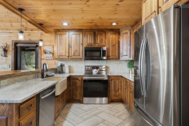 15 Paloma Drive, Blue Ridge, GA 30513