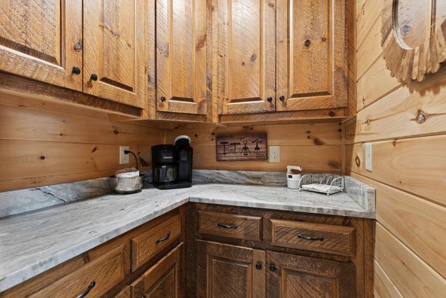 15 Paloma Drive, Blue Ridge, GA 30513