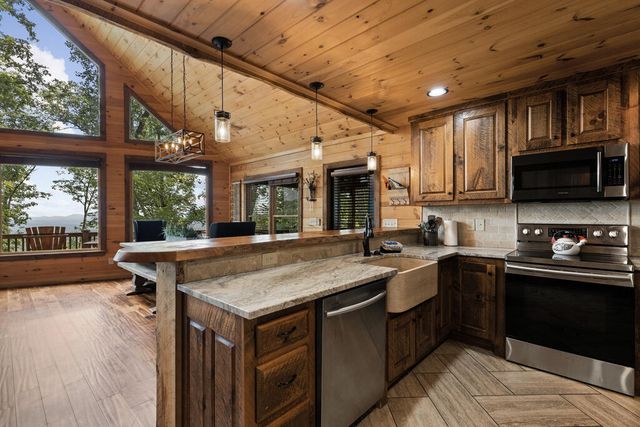 15 Paloma Drive, Blue Ridge, GA 30513