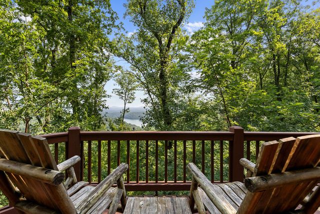 15 Paloma Drive, Blue Ridge, GA 30513
